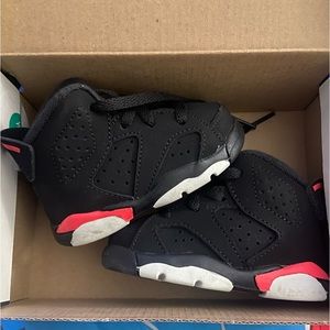 Worn once Jordan shoes Size 4c